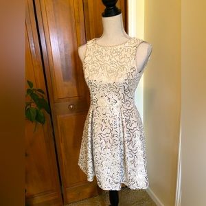 Georgeous Calvin Klein cream gold silver sequined designer dress. Size 0 P